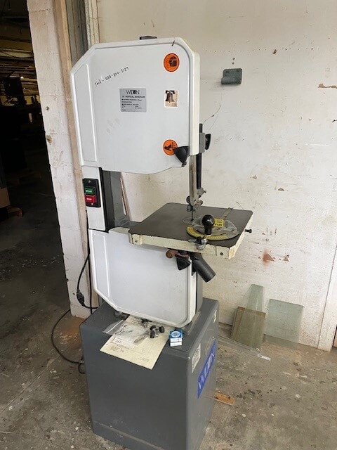 WILTON Model 8201VS Tradesman Variable Speed Vertical Band Saw WILTON Model 8201VS Tradesman Variable Speed Vertical Band Saw