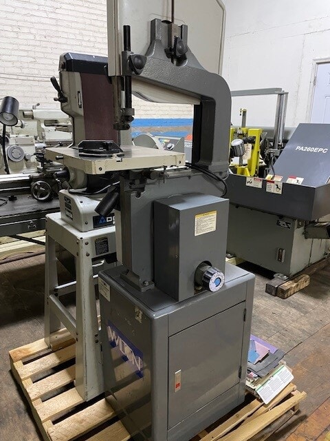 WILTON Model 8201VS Tradesman Variable Speed Vertical Band Saw WILTON Model 8201VS Tradesman Variable Speed Vertical Band Saw