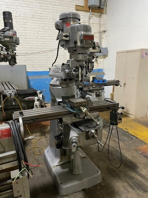 BRIDGEPORT Series I 2 HP Ram Type Variable Speed Vertical Milling Machine BRIDGEPORT Series I 2 HP Ram Type Variable Speed Vertical Milling Machine