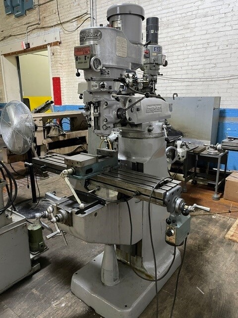 BRIDGEPORT Series I 2 HP Ram Type Variable Speed Vertical Milling Machine BRIDGEPORT Series I 2 HP Ram Type Variable Speed Vertical Milling Machine